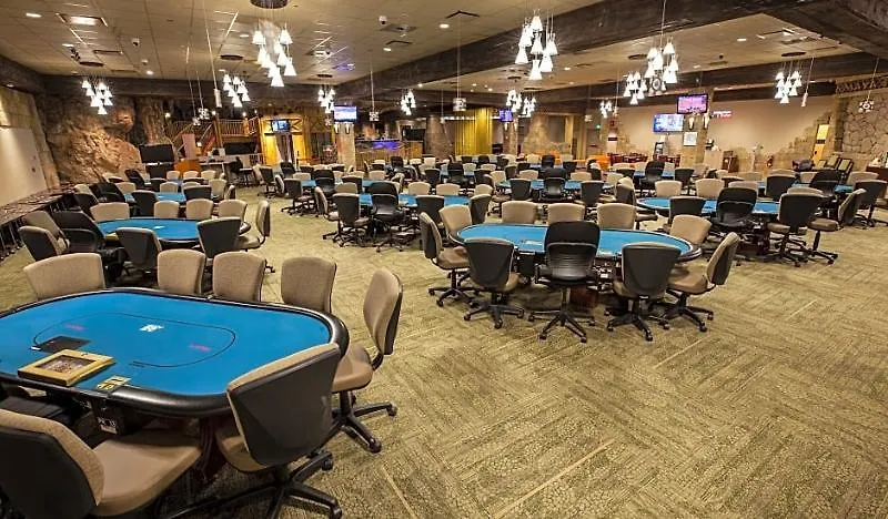 Canad Inns Destination Centre Club Regent Casino Hotel Winnipeg 3*,